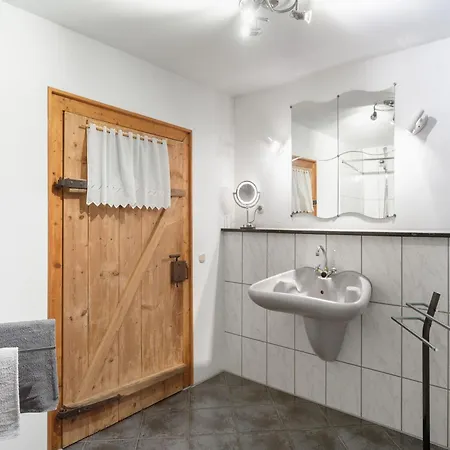 Spacious With Garden *