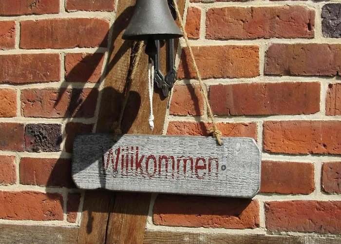 Spacious With Garden Hébergement de vacances *