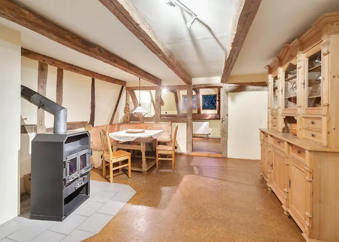 Spacious With Garden Hébergement de vacances